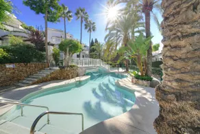1104 First Line Beach Apartment golden Beach pool - Image 5