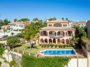 Bella villa vicino alla spiaggia con piscina riscaldata e vasca idromassaggio - Image 4
