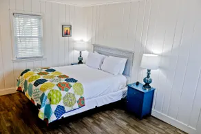 Unit #3, 1 Bedroom, Upper Court, Ludington Beach House - Image 2