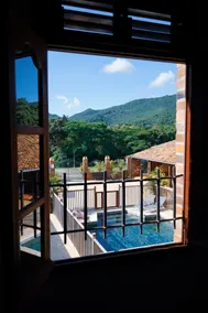Domaine du Château Romantic apartment with pool view - Image 3