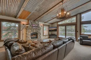 Au-dessus des pins - GORGEOUS Custom 3 BR avec bain à remous et Sunny Deck + HOA Gym - Image 3