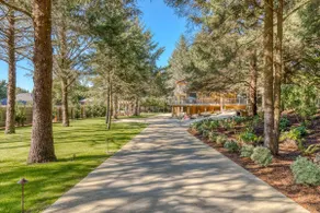 High end retreat. Hot tub. Path to beach. - Image 2