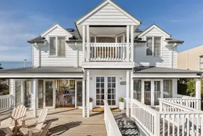 Hamptons Retreat - Stunning Panoramic Water Views and Pool - Image 2