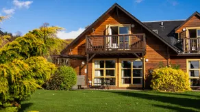 Drumlanrig Lodge with hot tub and views of Loch Lomond - Image 2