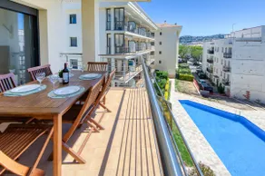 Modern Flat 100m from Beach · Pool · Parking - Image 2