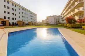Modern Flat 100m from Beach · Pool · Parking - Image 4