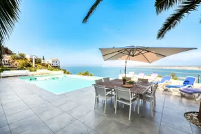 Stylish Spanish Villa, Infinity Pool with Sea View - Image 4