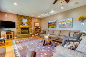 1 Mi to Ski Lift: Mtn-View Breck Home w/ Hot Tub! - Image 4