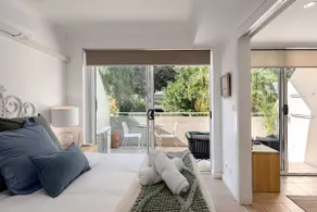 Oceans Eleven - Apartment Living in Palm Beach - Image 2