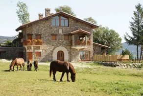 Chalet in the Pyrenees with Hot Tub and Unique Panoramic View - Image 3