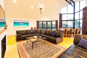 Chynoweth Scenic Views and Secluded Luxury - Image 3