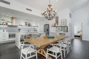 Byron Marvel Penthouse - Walk to beach - Sleeps 10 - Image 2
