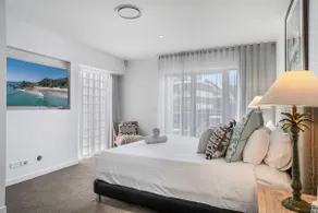 Byron Marvel Penthouse - Walk to beach - Sleeps 10 - Image 3