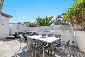 Byron Marvel Penthouse - Walk to beach - Sleeps 10 - Image 4