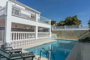Cubo's Villa Marieli Chilches / piscina privada / vistas al mar / aire acondicionado / wifi gratis - Image 4
