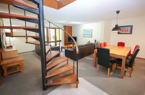 Cedar Holiday Units - Apartment 1 - Image 3