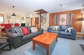 Cedar Holiday Units - Apartment 1 - Image 5