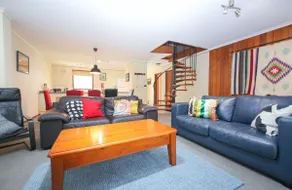 Cedar Holiday Units - Apartment 1 - Image 4