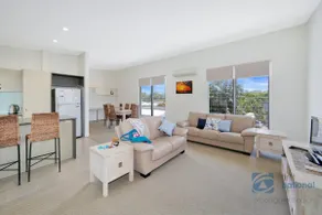 Beautifully Designed Beach Townhouse with Pool - Image 5