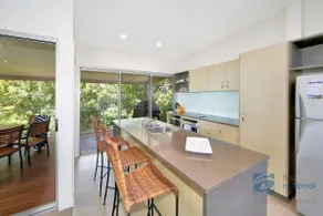 Beautifully Designed Beach Townhouse with Pool - Image 3
