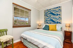 2BR Pet-Friendly Beach Cottage – Fenced Yard, BBQ, Outdoor Shower | Ideal for Extended Stays - Image 5