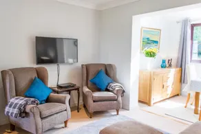 Host & Stay - Laylands Yard - Image 4