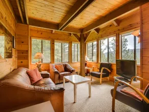 Crow’s Nest Treehouse | Near Leavenworth - Image 2
