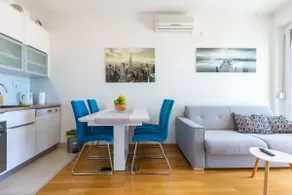 Jadran apartment with balcony and parking garage - Image 4
