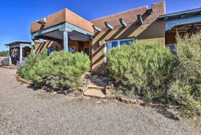 Stunning Santa Fe Sw-style Getaway w/ Indoor Pool! - Image 3