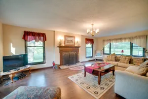 NY! Dayton Home w / pool, veranda og dæk på 37 Acres! - Image 3