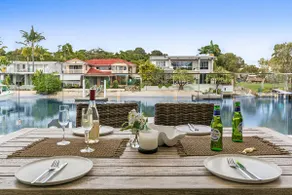 Key Court 17 - waterfront - Image 5