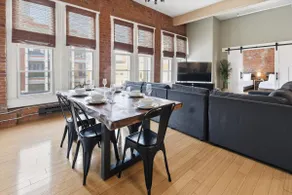 Top Floor Loft 4 Bedrooms and 2 000 sq ft - Image 5