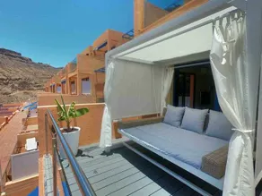 Apartment with modern design and pool in Taurito - Image 2