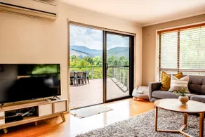 Cindy's View - Pet friendly family retreat - Image 2