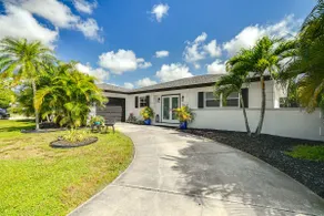 Fort Myers Bungalow - 12 Miles to the Beach! - Image 3