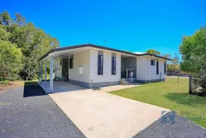 Beach Retreat at Woodgate Beach - Image 3