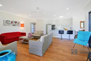 Beach Retreat at Woodgate Beach - Image 4