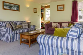 4 Bell Lodge, Thorpenes - Image 4