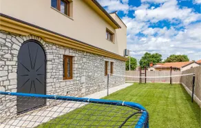 Gorgeous home in Marcana - Image 5