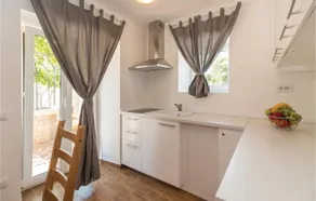 Gorgeous home in Marcana - Image 4