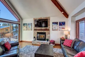 Ski Pole Lodge - Log home that Sleeps 14! - Image 4