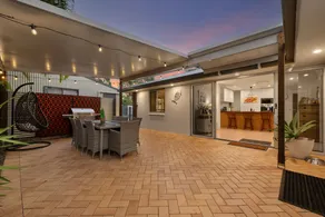 Pet Friendly Beachside Hideaway - Lazy on Lowry - Image 4