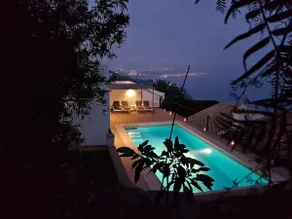 Magnificent 4 bedroom villa with stunning views - Image 2