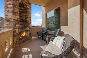 Ground Level Heavenly Suite | Private BBQ Patio - Image 5