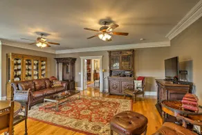 Historic Cedar Hill Mansion on Large Farm w/ Pool! - Image 5