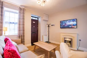 Charming City Townhouse - Image 2