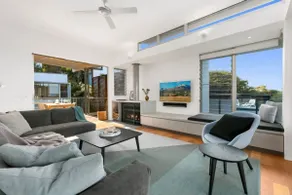 Spectacular Home Stunning Ocean & Headland Views - Image 4