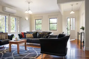French Doors - 3 bedrooms near Lake Daylesford - Image 2