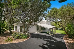Contemporary Coastal Retreat - Image 4