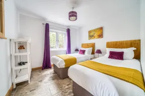Luxury Cottage in New Forest Perfect for Family and Friends - Image 3